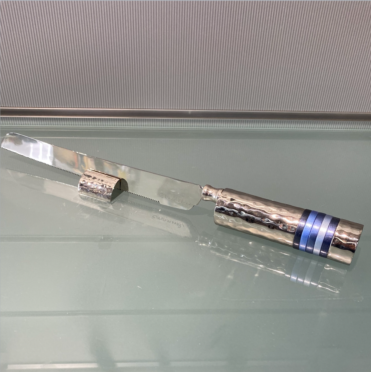 EMANUEL Challah Knife - Shades of Blue Stripes