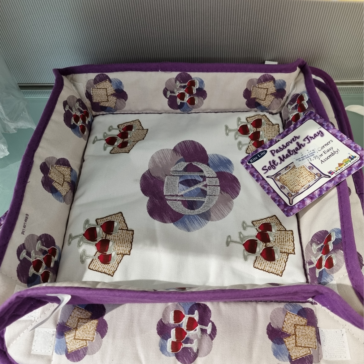 Soft Matzah Tray - Matzos & Wine design
