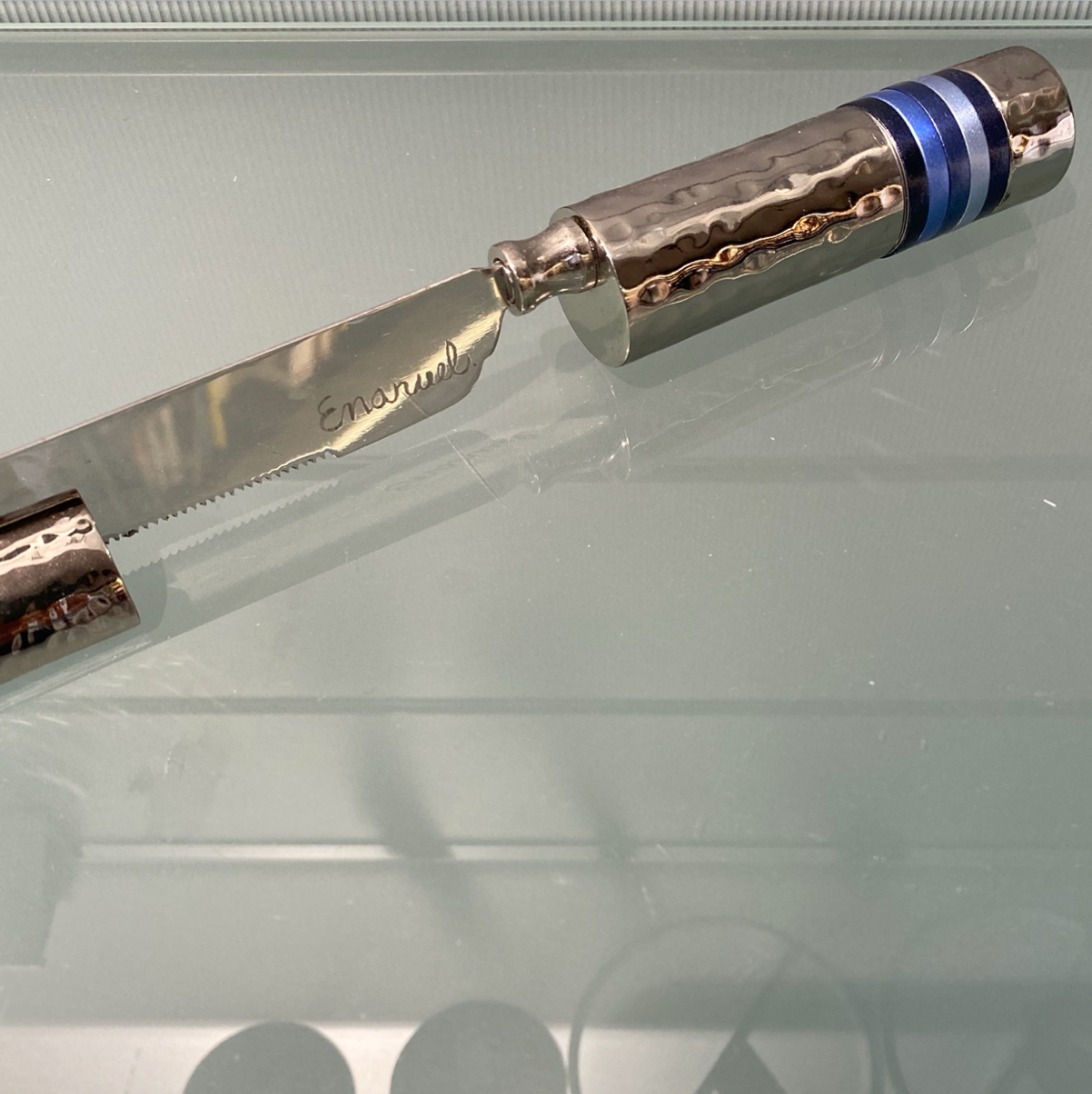 EMANUEL Challah Knife - Shades of Blue Stripes