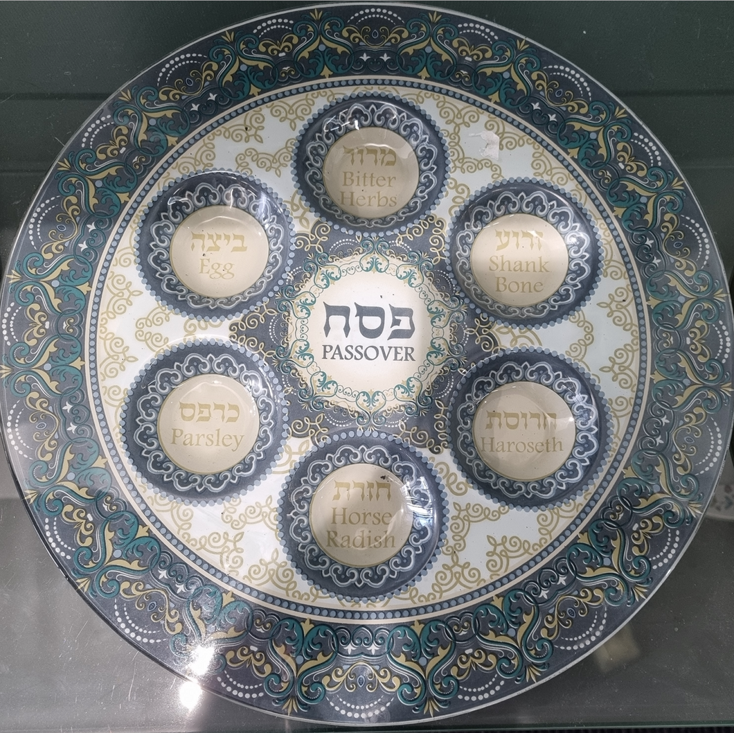Glass Seder plate - Green